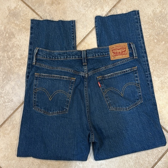 Levi’s 501 Relaxed Straight Crop Jeans 29 Frayed Hem - Picture 6 of 6